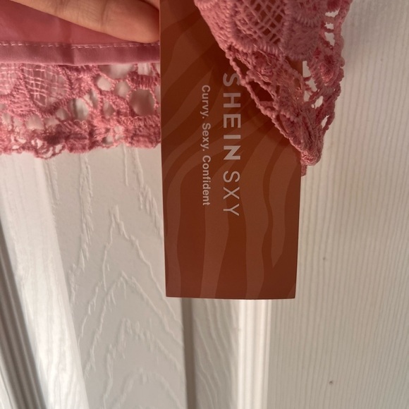 SHEIN SXY Off Shoulder Ruffle Trim Pink Lace Bodycon Dress NWT - Picture 3 of 5